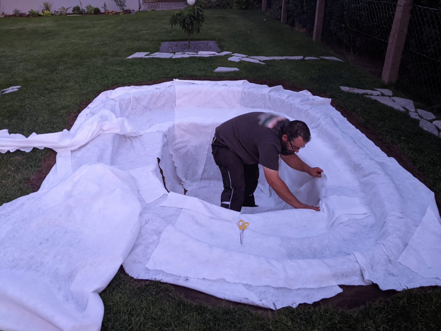 Einen kleinen Teich als Biotop selber bauen Ein Biotop anlegen