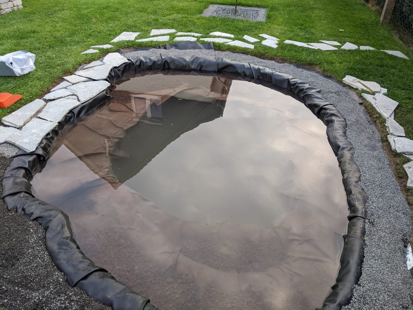 Einen kleinen Teich als Biotop selber bauen Ein Biotop anlegen